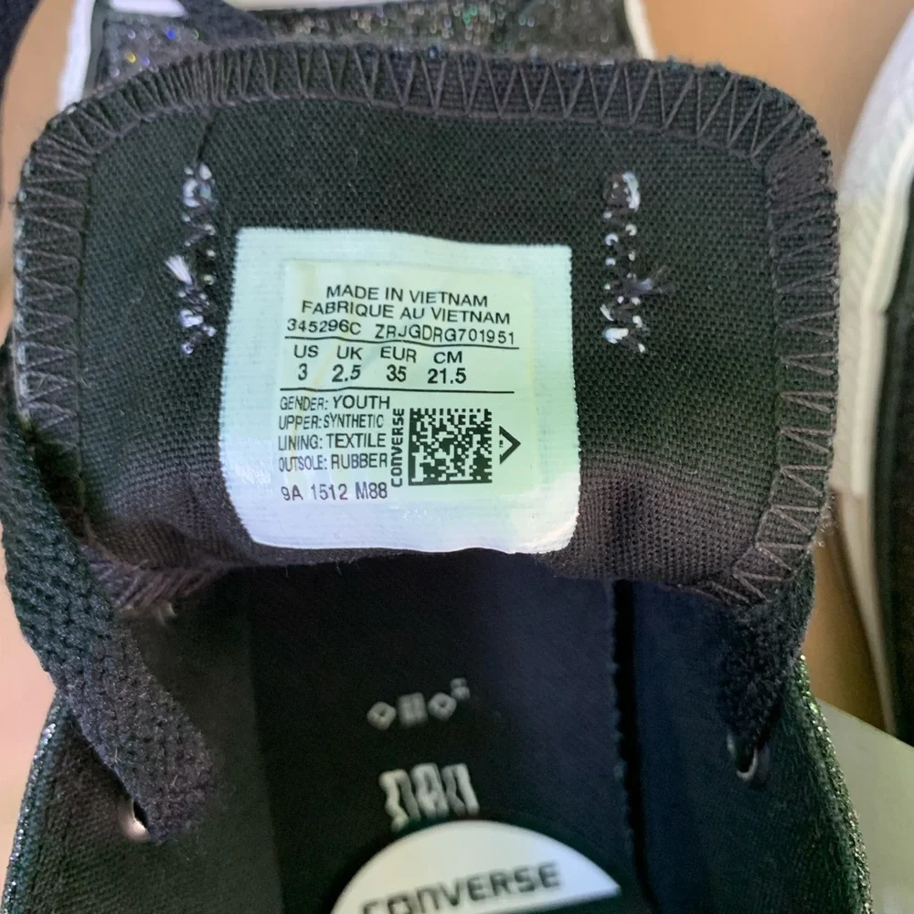 Converse Chuck Taylor All Star Youth 3 Black Glitter Sneakers‎ w/ Box - Picture 5 of 6